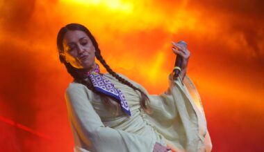 Syria, il ritorno sul palco 10 anni dopo. «Io licenziata dalla major con una mail, ho rifiutato i talent chiusa in una casa»