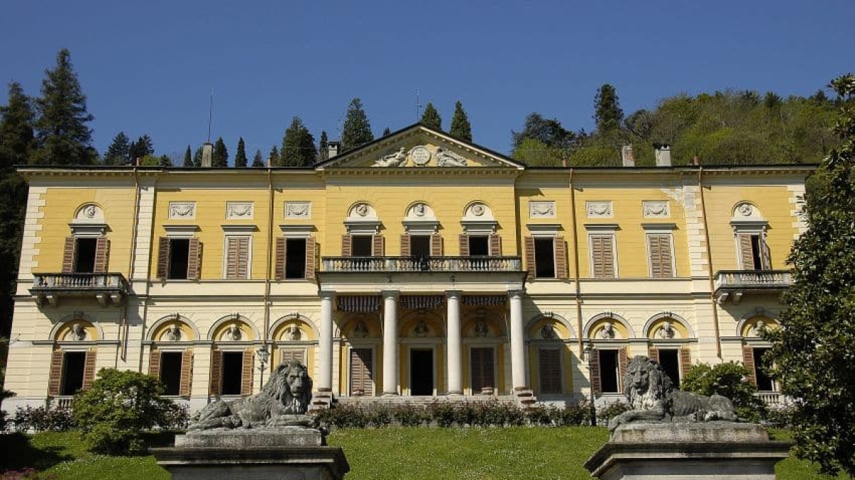 Villa Faraggiana a Meina sul Lago Maggiore venduta a un misterioso compratore: l'hanno sognata Berlusconi, Abramovich e George Clooney