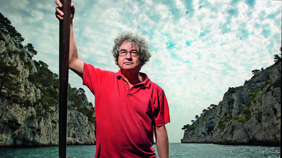 Carlo Rovelli: «Da ragazzo volevo fare il mendicante, tipo Buddha. Il nucleare? Camminiamo come sonnambuli verso la catastrofe (che ora è vicinissima)»