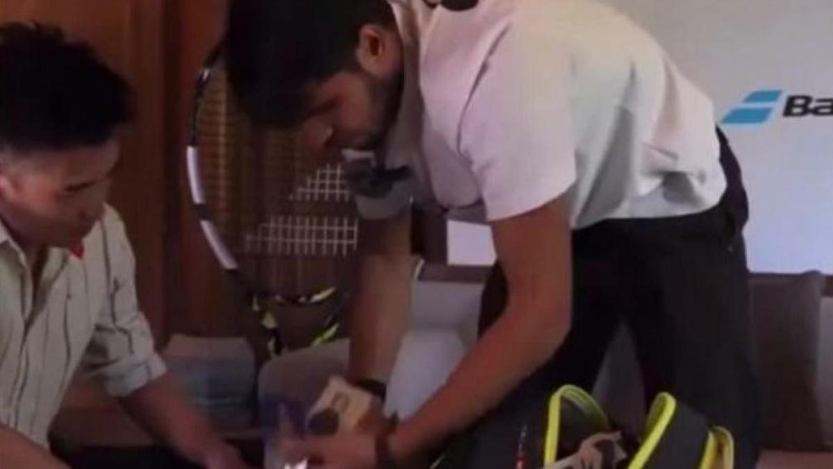 Alcaraz, il santino della nonna nel borsone