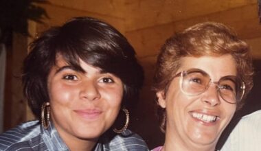La madre di Michela Murgia: «Quella sua famiglia queer non l’ho capita e glielo dicevo. Con il padre passò l’inferno: non la voleva intelligente»