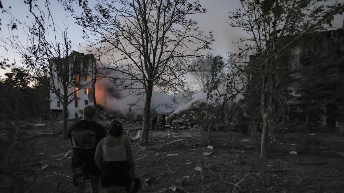 I territori contesi, il cessate il fuoco: tutti i nodi dei negoziati sul futuro dell'Ucraina