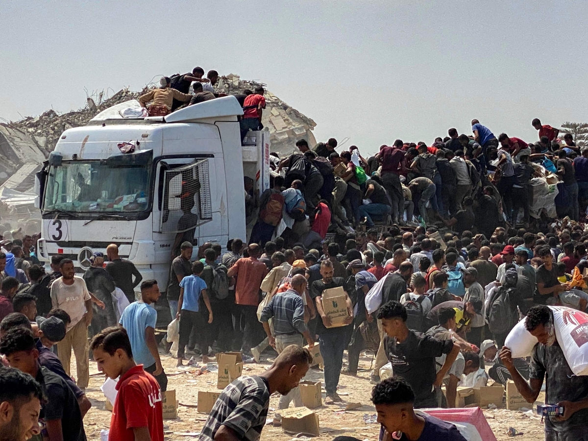 Israele-Hamas, la guerra a Gaza in diretta | Al-Jazeera, morti cinque membri dello staff in un «attacco israeliano mirato»