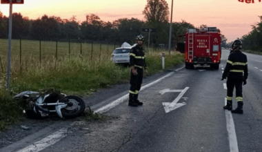 Francesco Colica morto in moto a Rho: tamponato da un'auto mentre era fermo al semaforo e sbalzato contro un palo. Test antidroga per il conducente