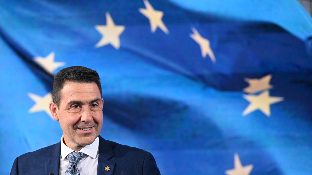 Roberto Vannacci celebra (con polemica) l'oro di Erika Saraceni: «Non fa notizia perché non è nera né islamica»