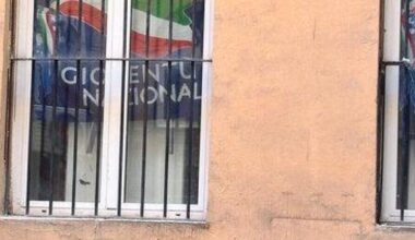 I giovani di FdI occupano la sede del partito a Roma per protestare contro il trasferimento a Garbatella
