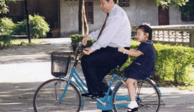 Xi Jinping fa debuttare la figlia Mingze (facendo sparire tutte le foto): un segnale a Washington?