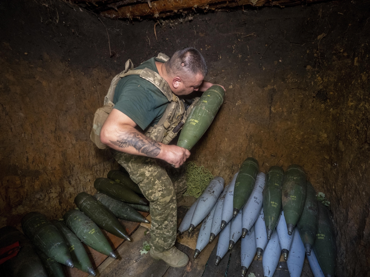 Ucraina-Russia, le notizie in diretta | Media: «Usa giocheranno ruolo minimo in garanzie a Kiev». Lavrov: «Inutile discutere senza Russia». Presidente Comitato militare Nato: «Uniti per la pace»