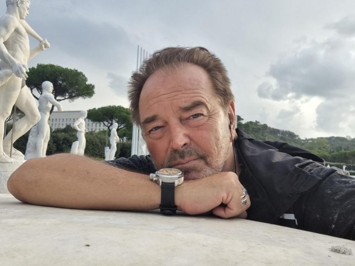 Sebastiano Somma si racconta: «Arrivai qui col carro attrezzi dopo un incidente, Mastroianni mi spiegò tutto. E svoltai con i fotoromanzi»