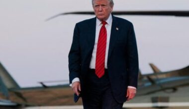 La strategia di Trump: ostentare sicurezza, blandire gli alleati e far valere la sua «arte» di negoziatore