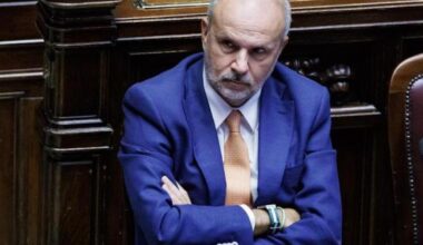 Vaccini, in 27 mila a sostegno di Schillaci: «Il comitato va sciolto. I due membri considerati no vax? Non li ha scelti lui»