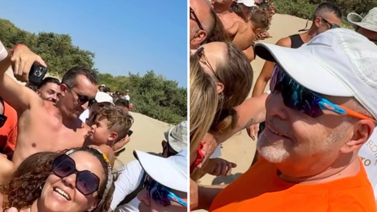 Vasco Rossi, foto e abbracci con i fan a Castellaneta Marina: «L'entusiasmo non teme il caldo»