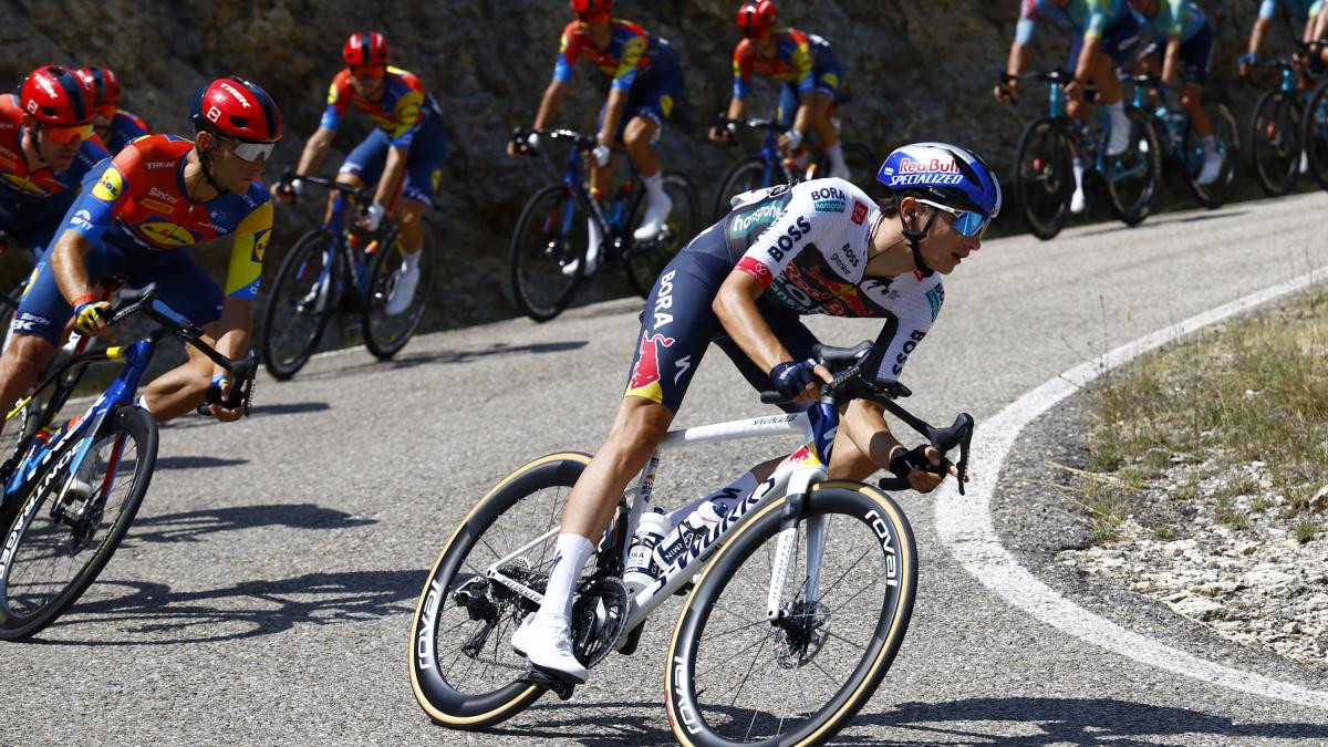 Vuelta, sabato il via da Venaria Reale: nella Red Bull Pellizzari affianca Hindley