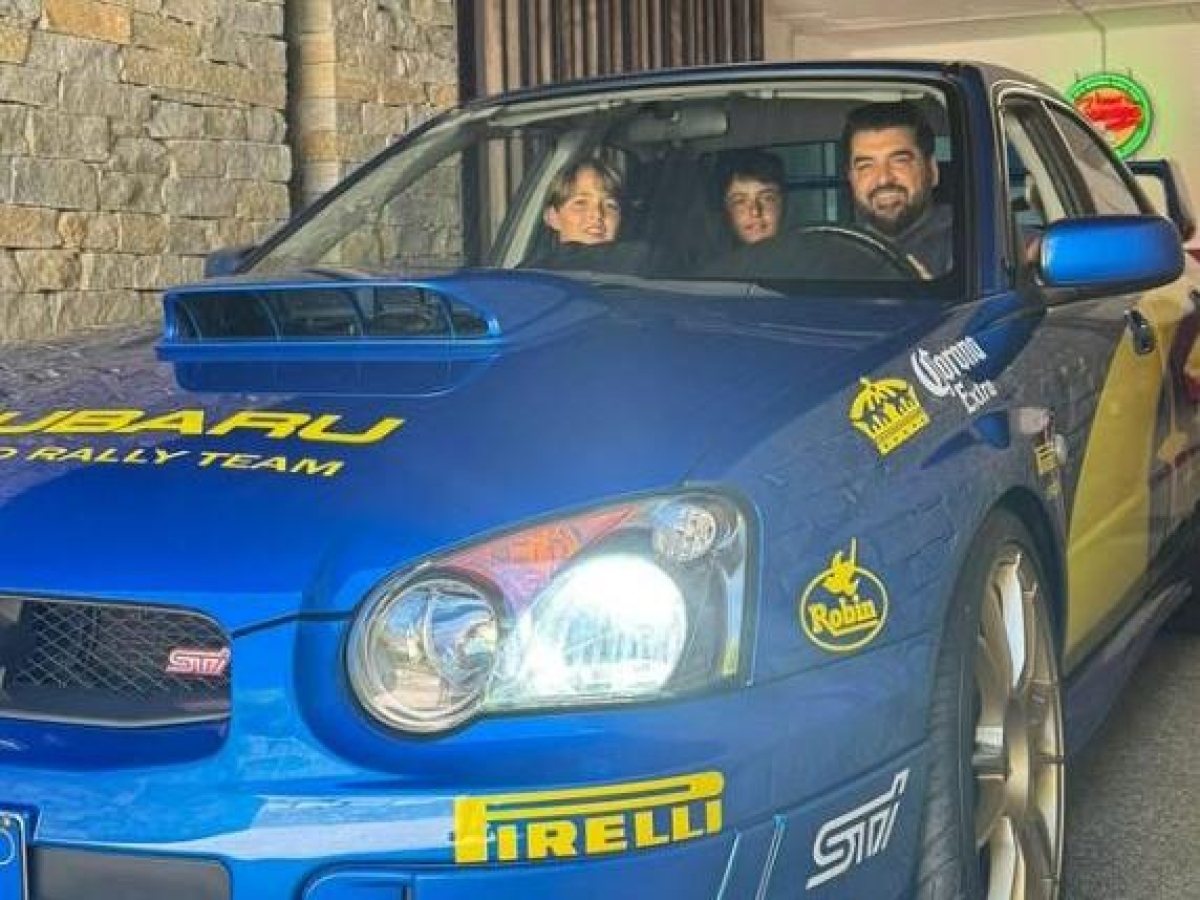 Chef in vacanza: sulle auto da corsa o con i divi di Hollywood, da Bottura a Cannavacciuolo ecco che cosa hanno fatto