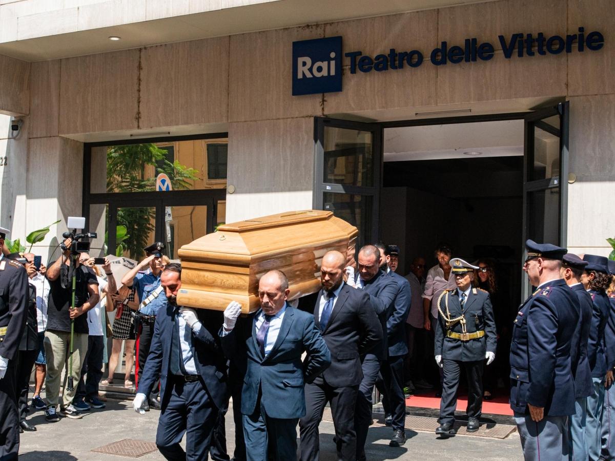 L'ultimo viaggio di Pippo Baudo: da Roma alla sua Militello
