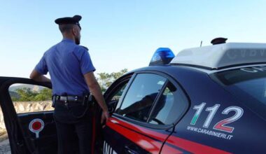 Femminicidio a Montecorvino Rovella, donna strangolata in casa dall'ex compagno: è caccia all'uomo