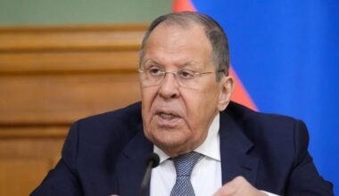 L'incontro Putin-Zelensky si allontana. Lavrov: «Non ci sono le condizioni». E Mosca "rispolvera" il negoziato del 2022 di Istanbul