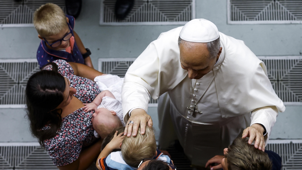 Papa Leone XIV: «Perdonare i tradimenti nella coppia non è debolezza, ma amore che sa ricucire le ferite del cuore»