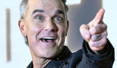 Robbie Williams per il nuovo album collabora con il Take That Gary Barlow e organizza un concerto da 500 spettatori