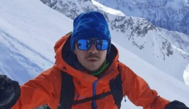L'alpinista Luca Sinigaglia cerca di salvare la collega bloccata a 7mila metri: morto in Kirghizistan