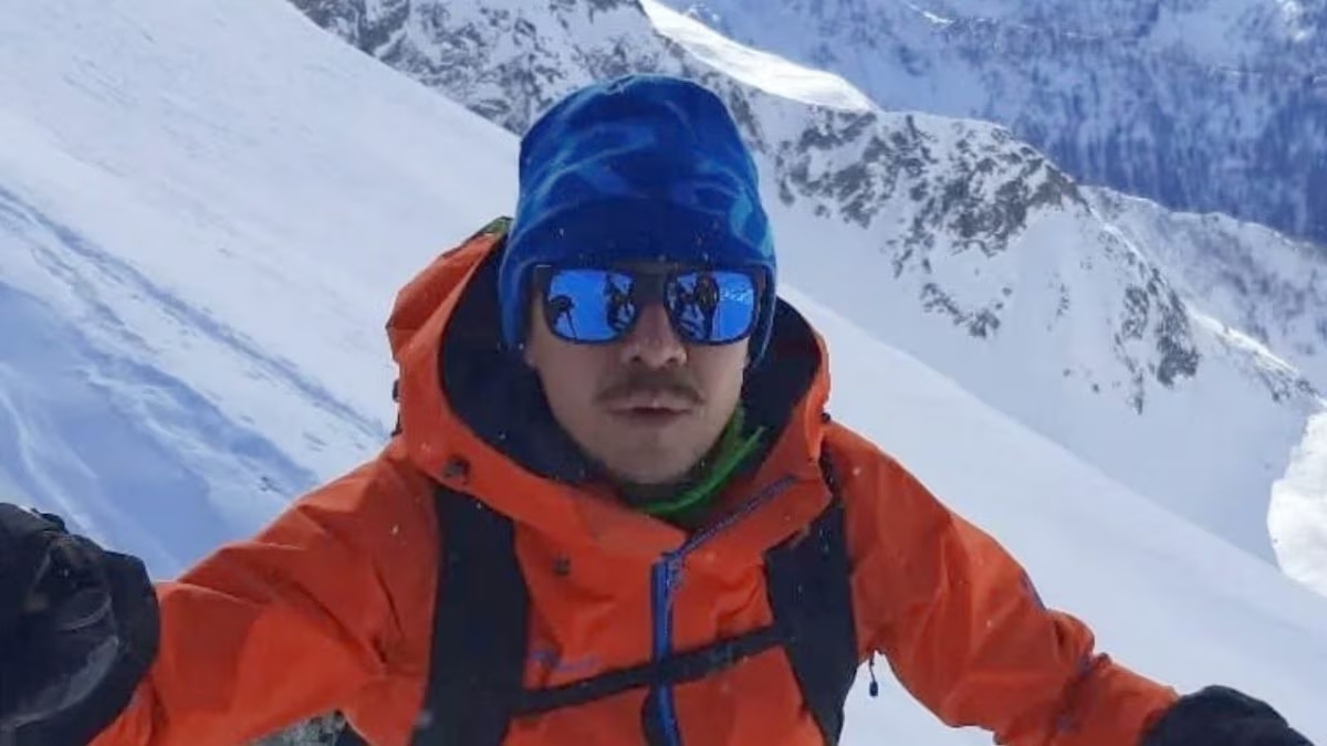 L'alpinista Luca Sinigaglia cerca di salvare la collega bloccata a 7mila metri: morto in Kirghizistan