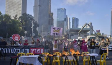 Israele-Hamas, la guerra a Gaza in diretta | Trump: «Gli ostaggi vivi forse sono meno di 20. Quella di Hamas un'estorsione»