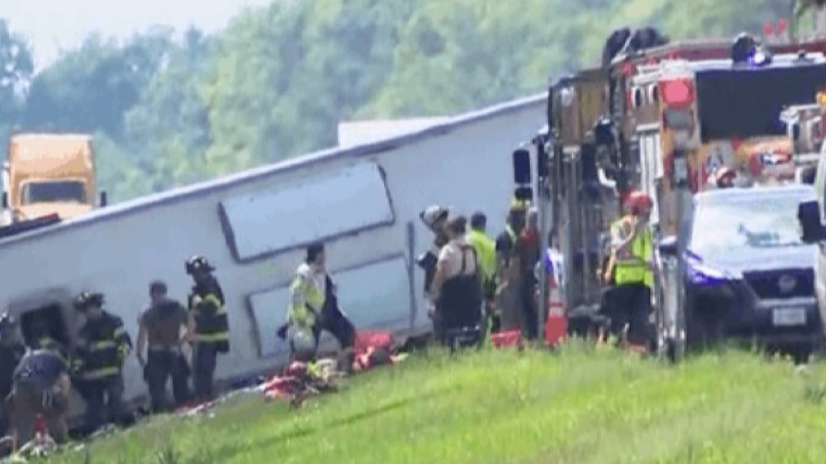 Bus di turisti di ritorno dalle cascate del Niagara si ribalta nello Stato di New York: 5 morti