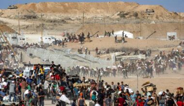 Israele-Hamas, la guerra a Gaza in diretta | Gantz a Netanyahu: «Creare un governo per liberare rapiti». Tank israeliani sono entrati a Gaza City