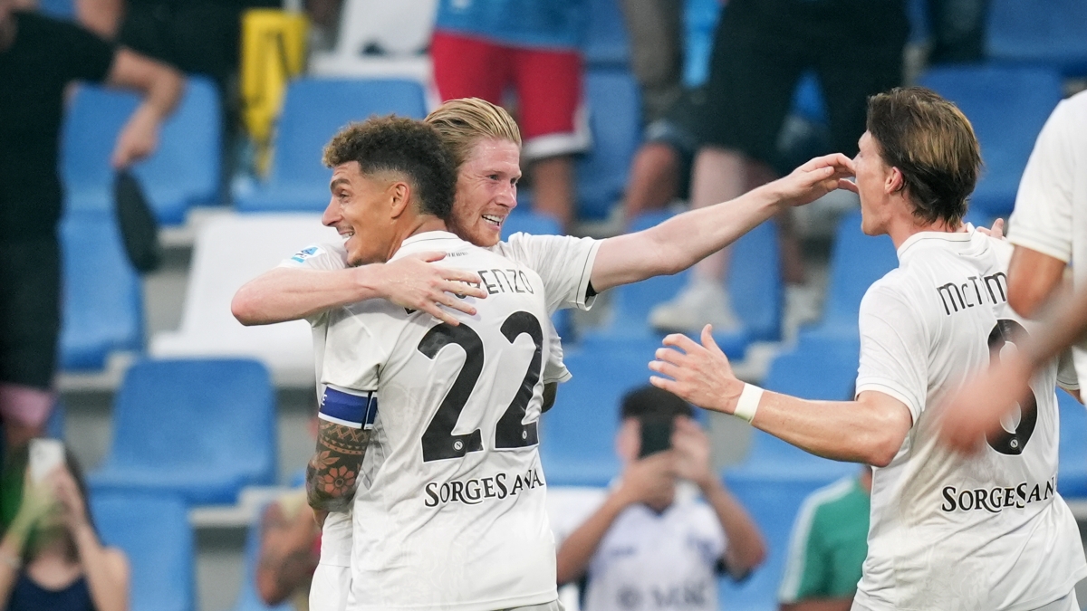 Sassuolo-Napoli, risultato 0-2: decidono i gol di McTominay e De Bruyne