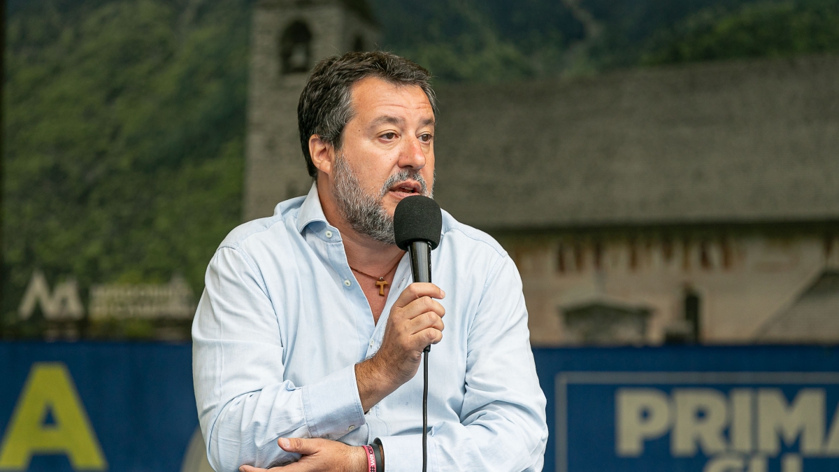 Salvini-Macron, un caso da chiudere subito. E Palazzo Chigi «rassicura». Barrot: «La politica estera è di Meloni e Tajani»