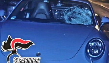 Gardone Riviera, schivano le auto per strada, ma uno di loro viene investito: grave un ragazzo irlandese di 27 anni - Corriere Brescia