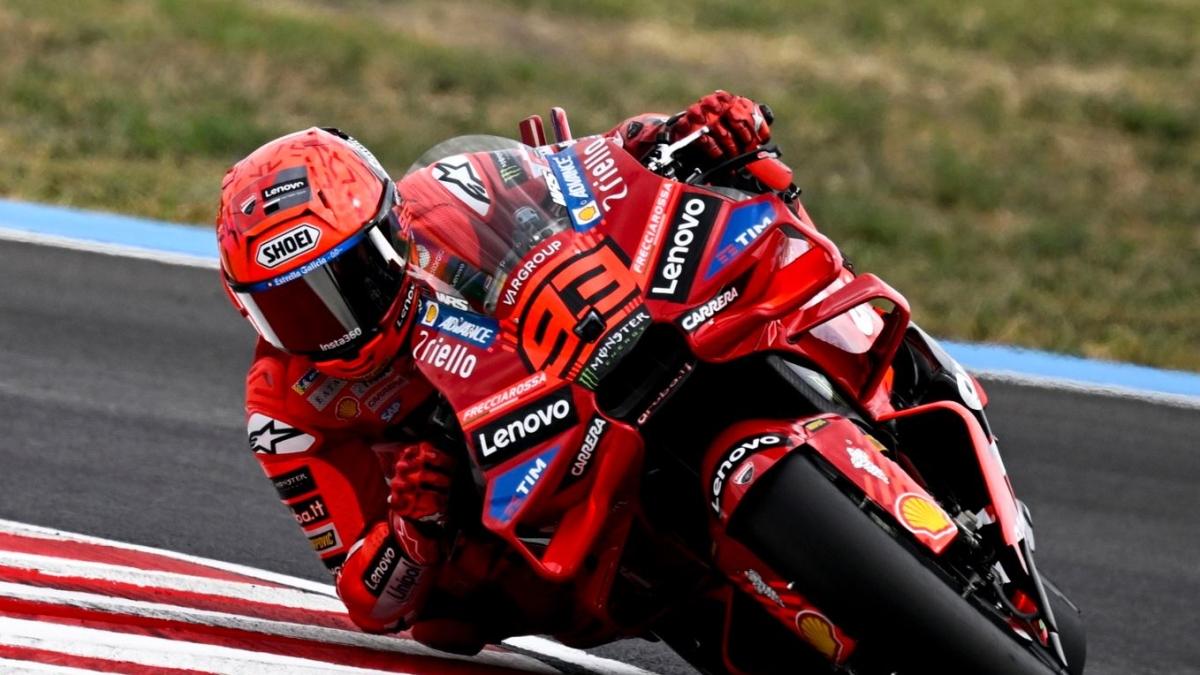 MotoGp in Ungheria, la gara in diretta: Bezzecchi in testa su Marc Marquez ed Acosta, cadono Bastianini e Alex Marquez
