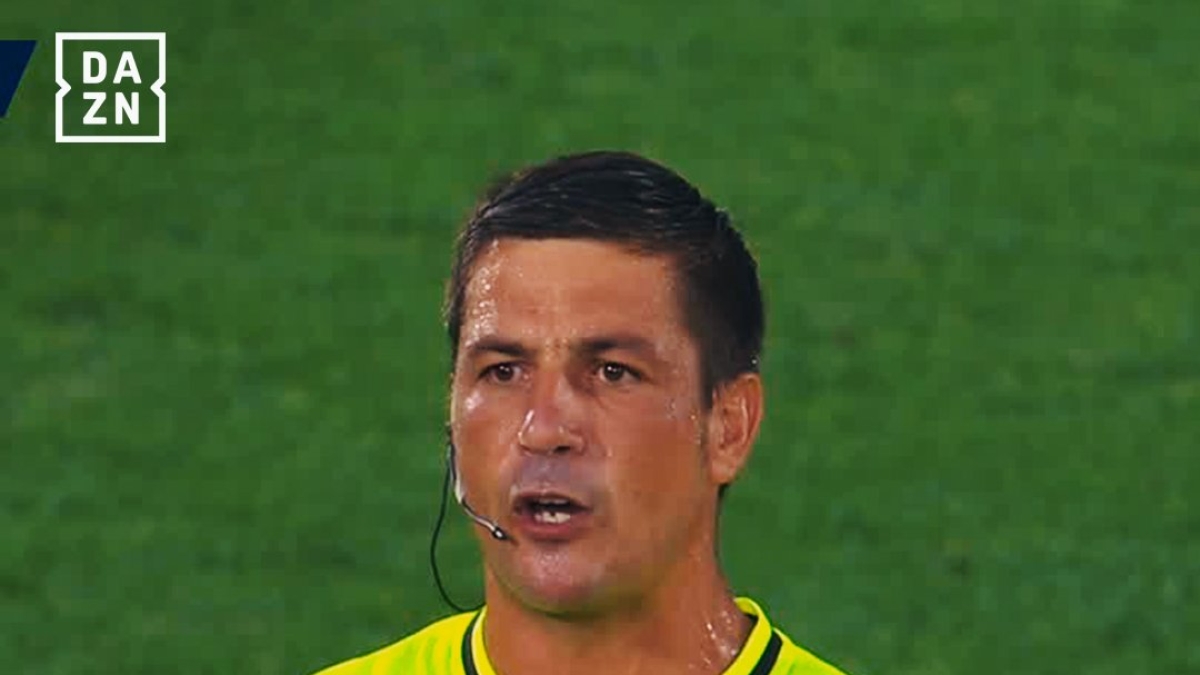 L'arbitro Manganiello annulla il gol alla Lazio a Como: per la prima volta l'annuncio allo stadio