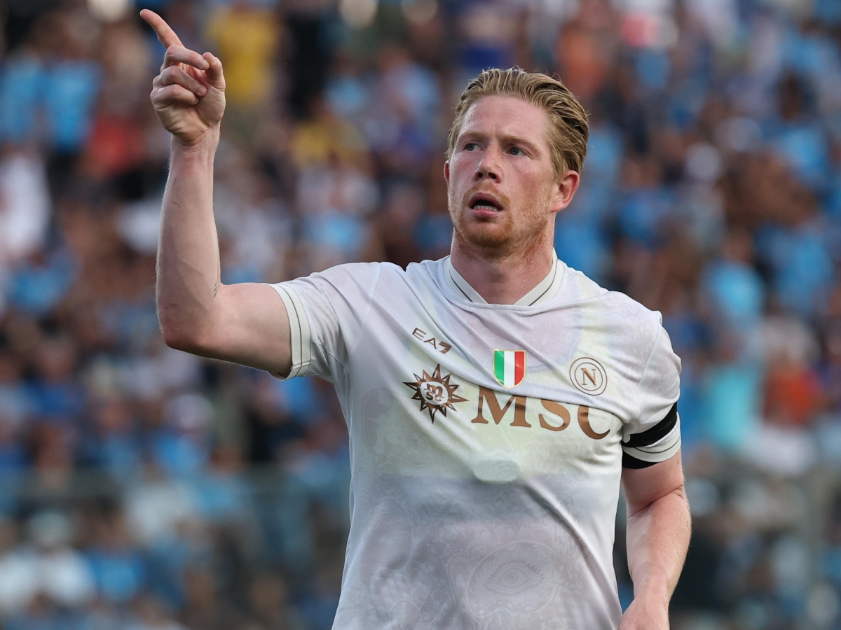 De Bruyne: «Ho detto sì al Napoli dopo aver parlato con i miei figli. Conte magnifico, i soldi mi hanno cambiato la vita»