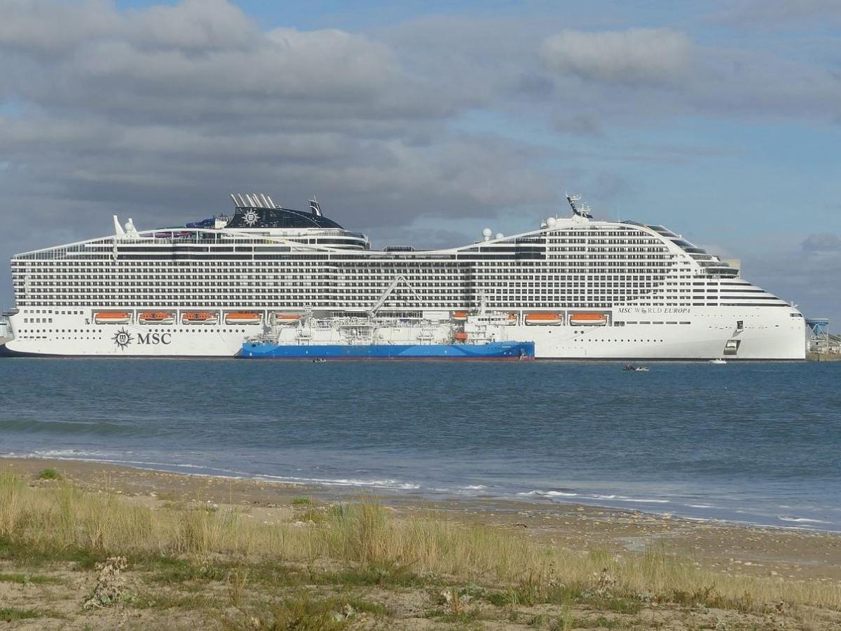 Nave da crociera Msc World Europa in avaria al largo di Ponza. Lo stop «per un guasto elettrico»