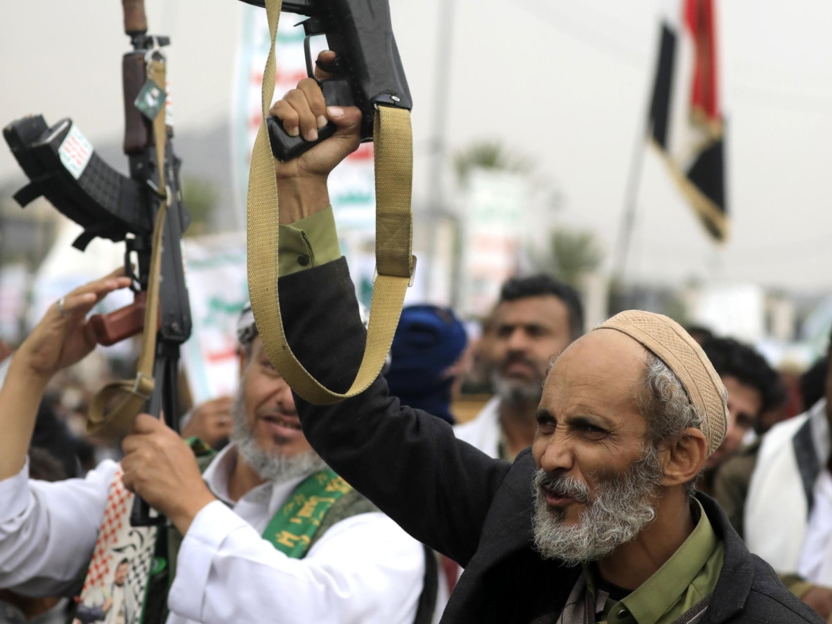 Israele, attacco multiplo contro le «teste pensanti» degli Houthi (a patto di scovarle)