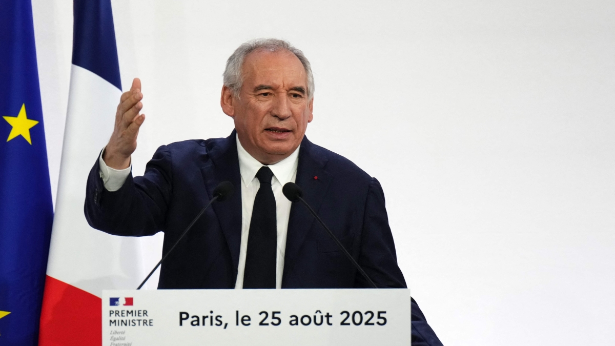 Francia, il governo verso la crisi: Bayrou chiede la fiducia, l'8 settembre la probabile caduta. «La situazione finanziaria è grave»