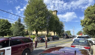 Minneapolis, sparatoria davanti a una scuola cattolica: molti feriti. Morto l'attentatore