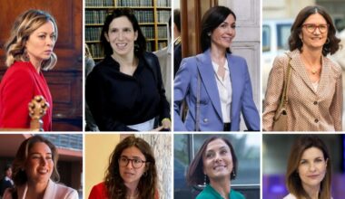 Foto rubate e post sessisti sul forum: ci sono anche Meloni, Schlein, Carfagna, Boschi e Moretti. Campagna: «Schifata»