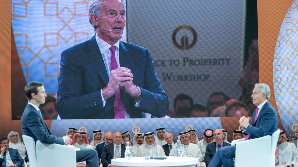 L'ultimo scivolone di Tony Blair: un progetto per trasformare la Striscia nella «Gaza Riviera» (insieme a Donald Trump)