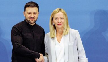 Meloni interviene dopo le polemiche dei due vice. La linea del governo: no alle truppe in Ucraina. Soddisfazione di Salvini