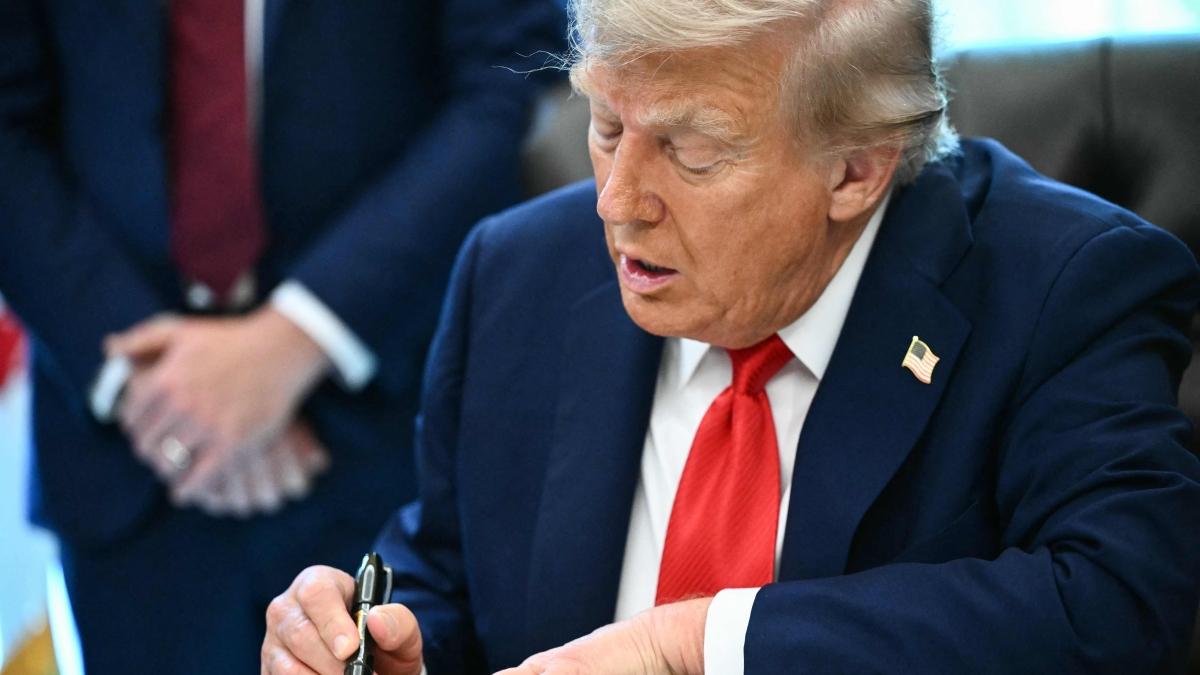 Una Corte d'appello degli Stati Uniti boccia i dazi di Trump: «Sono in gran parte illegali»