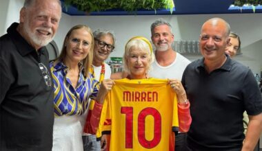 Lecce - Milan, in tribuna il premio Oscar Helen Mirren tifosa speciale dei giallorossi. In dono la maglia personalizzata