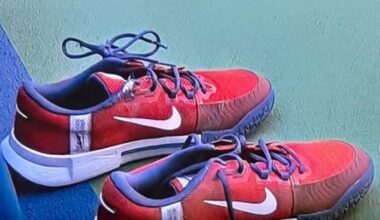 Sinner e le scarpe rotte contro Shapovalov agli Us Open