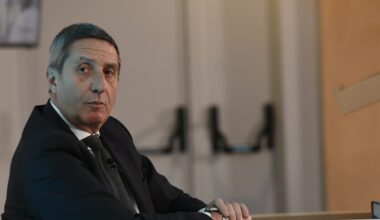 Chiocci chiama Rossi: «Io portavoce di Meloni? Resto al Tg1». Ma in Rai già si pensa al successore