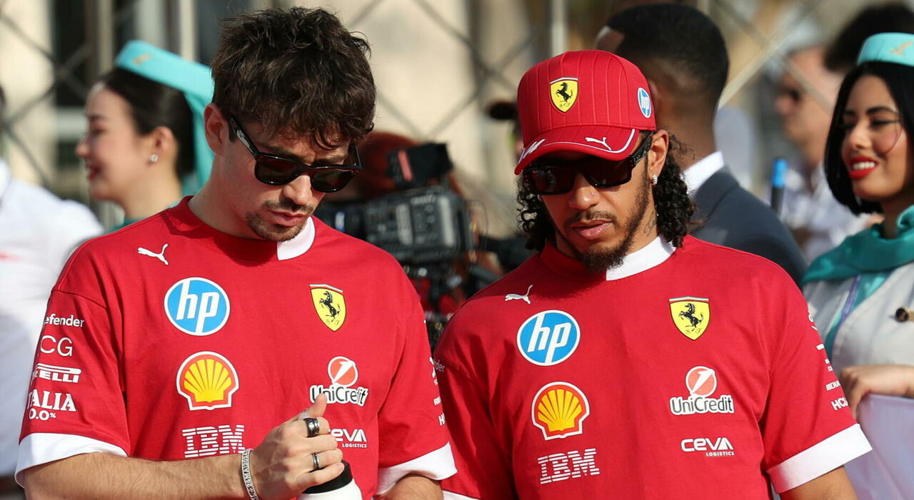 Leclerc e Hamilton in azzurro e bianco al Gp di Miami, ecco perchè i piloti Ferrari avranno la nuova divisa