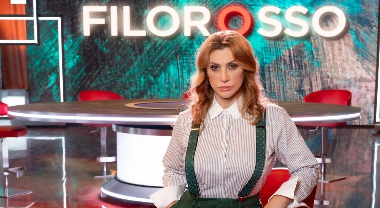 «In televisione c'è un clima sessista ecco perché ho deciso di vestirmi con bretelle e cravatta»