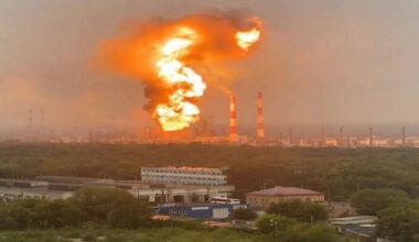 gli effetti degli attacchi di Kiev con i droni kamikaze sulle raffinerie di petrolio