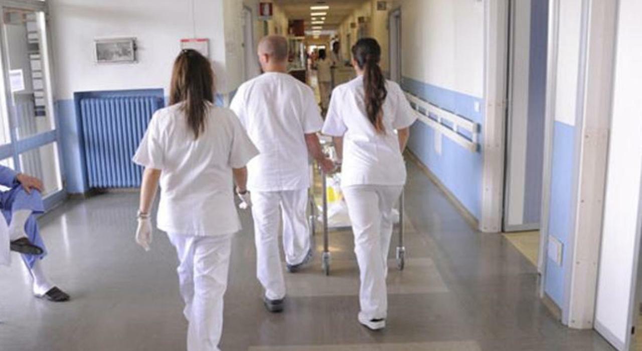 Sanità, primi infermieri di famiglia per l’assistenza domiciliare in Puglia: lavoreranno nei centri Pnrr