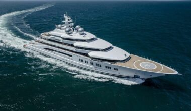 l'Amadea messa all'asta per 10 milioni di dollari (ma vale ​325)
